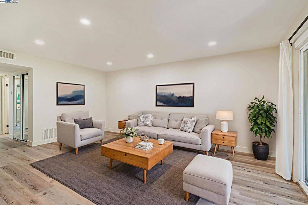 San Jose, CA 95123,291 Tradewinds Dr #7