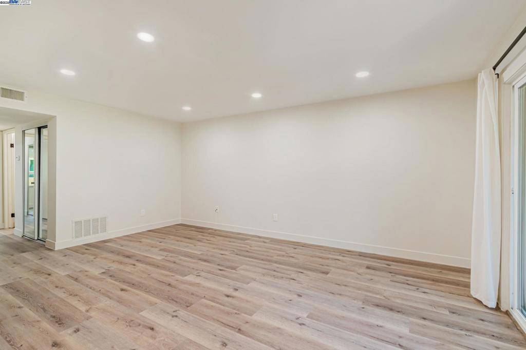 San Jose, CA 95123,291 Tradewinds Dr #7