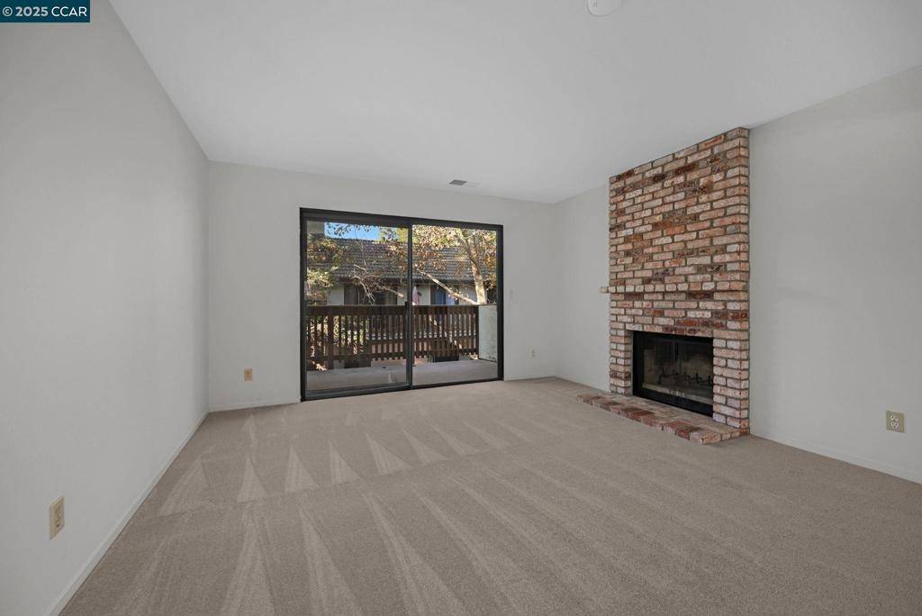 Concord, CA 94518,2055 Sierra Rd #82