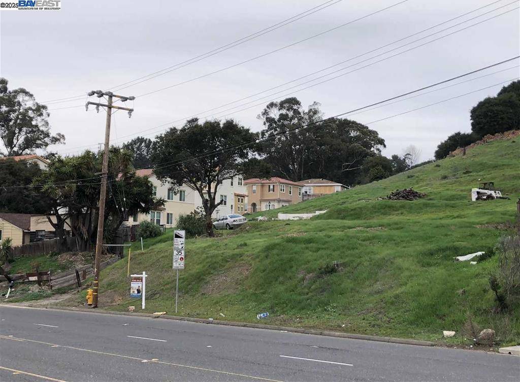 Hayward, CA 94542,26660 Hayward Blvd