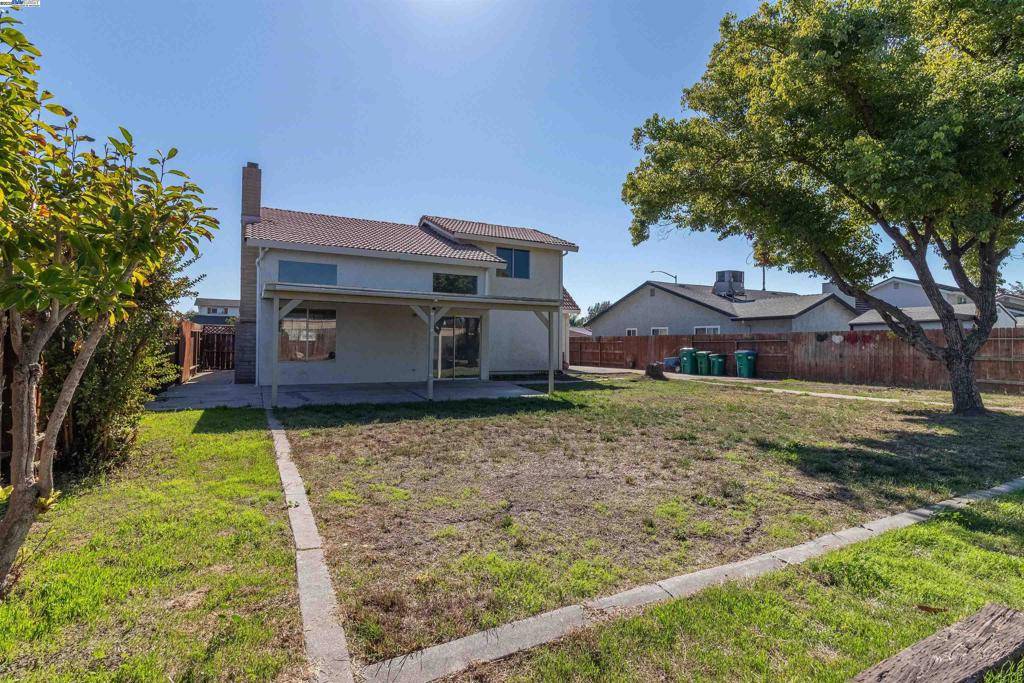 Stockton, CA 95210,1323 Morning Dew Pl