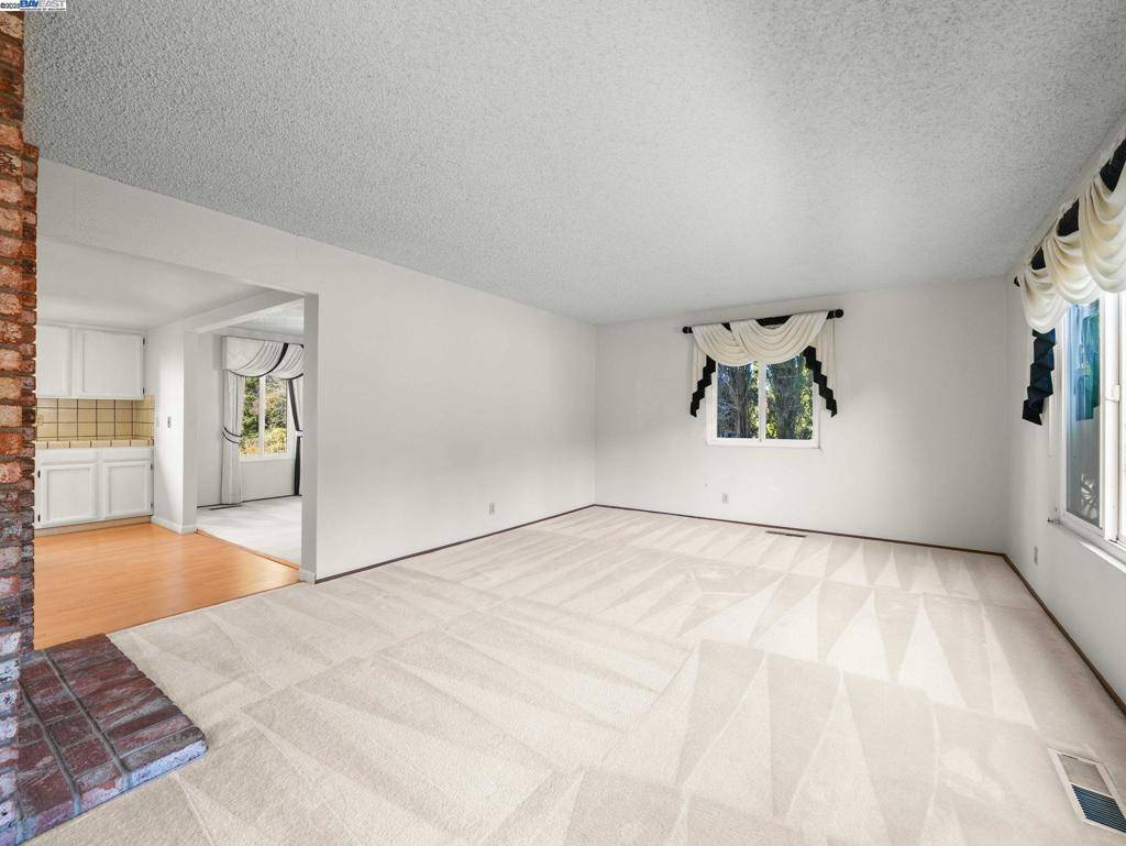 Hayward, CA 94541,1800 Weir Dr