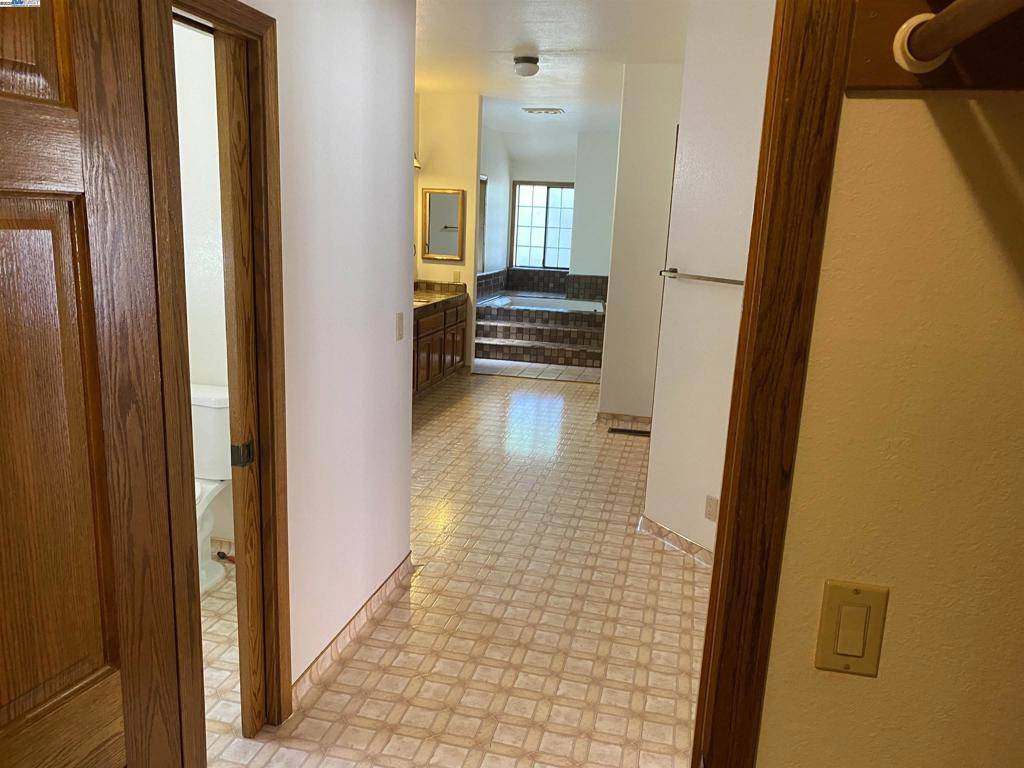 Pleasanton, CA 94588,11 Foothill Lane