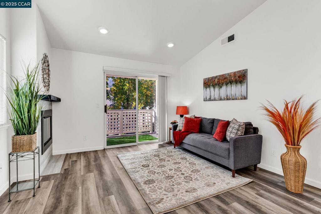 Hercules, CA 94547,253 Florence Ct