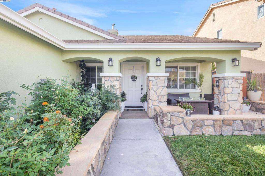 Manteca, CA 95336,715 Bobcat Ln