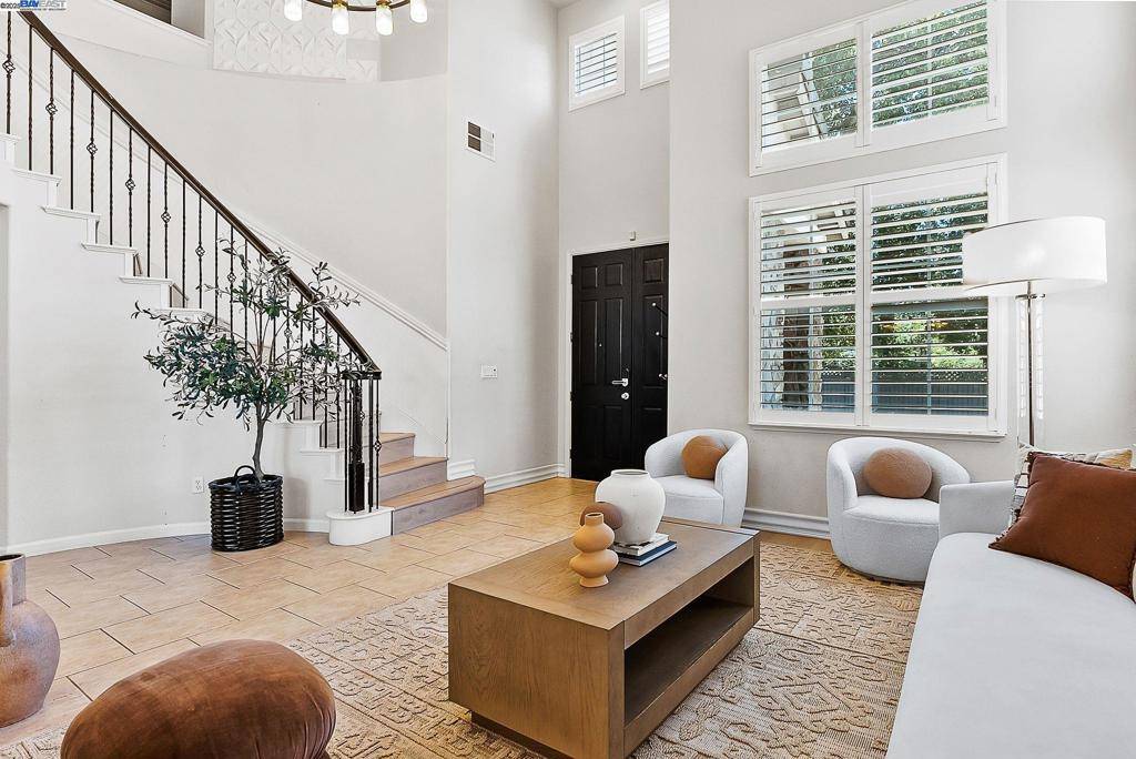 Walnut Creek, CA 94597,192 Mayhew Way