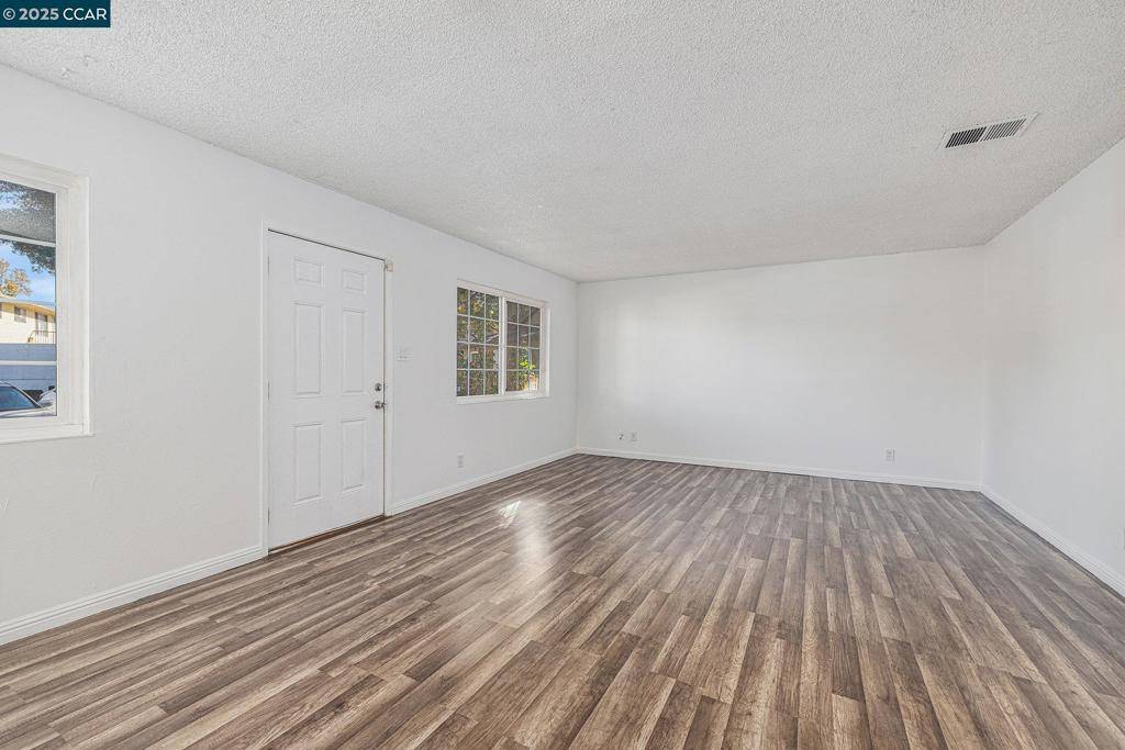 Antioch, CA 94509,2408 Lemontree Ct #1