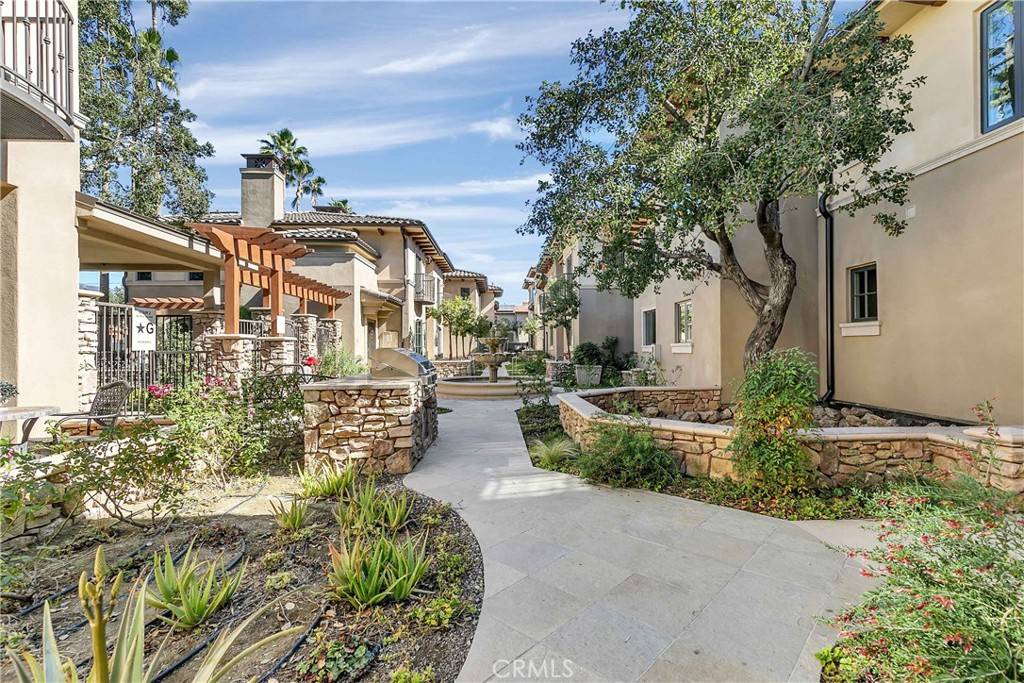 Pasadena, CA 91107,158 S Sierra Madre BLVD #13