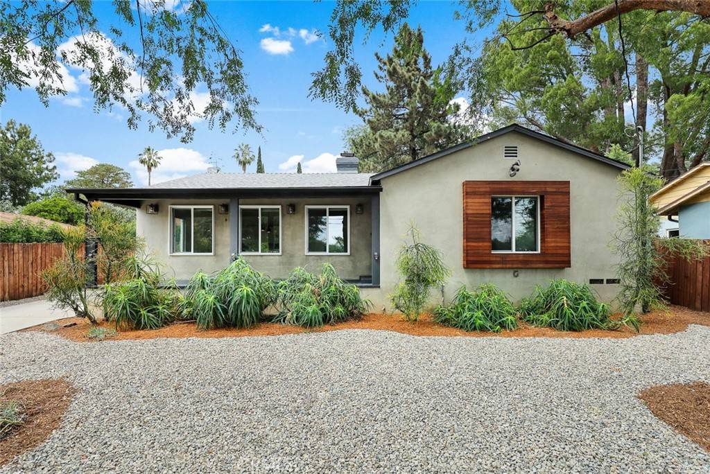 Altadena, CA 91001,237 E Altadena DR