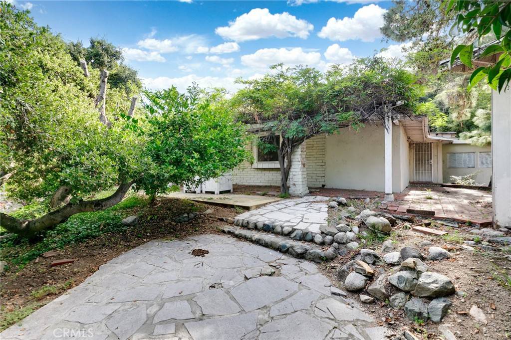 Bradbury, CA 91008,18 Woodlyn LN