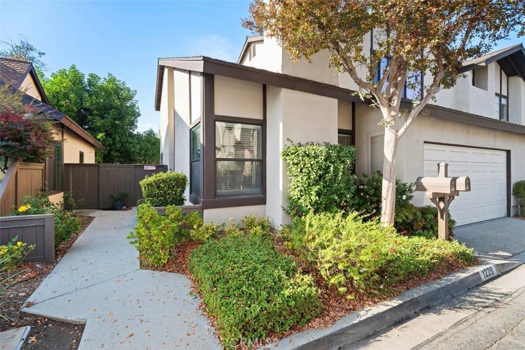 Duarte, CA 91010,1229 Amberwood DR