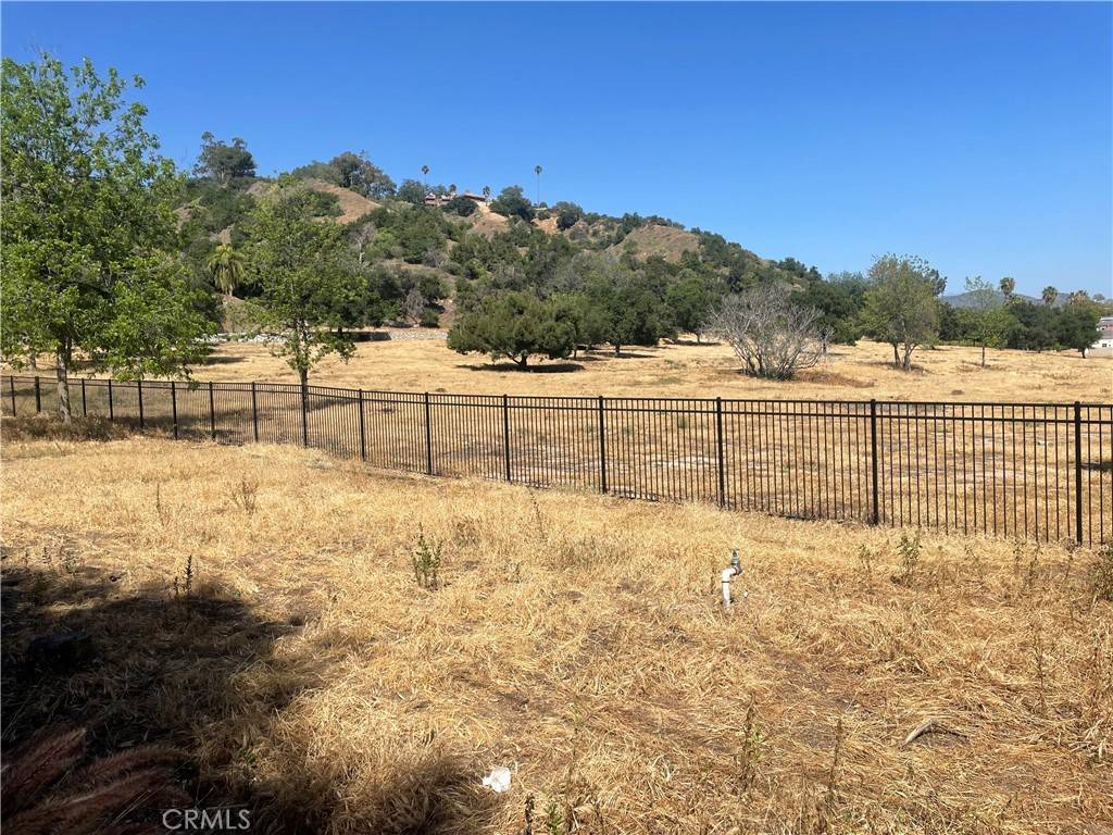 Bradbury, CA 91008,1901 Royal Oaks DR N