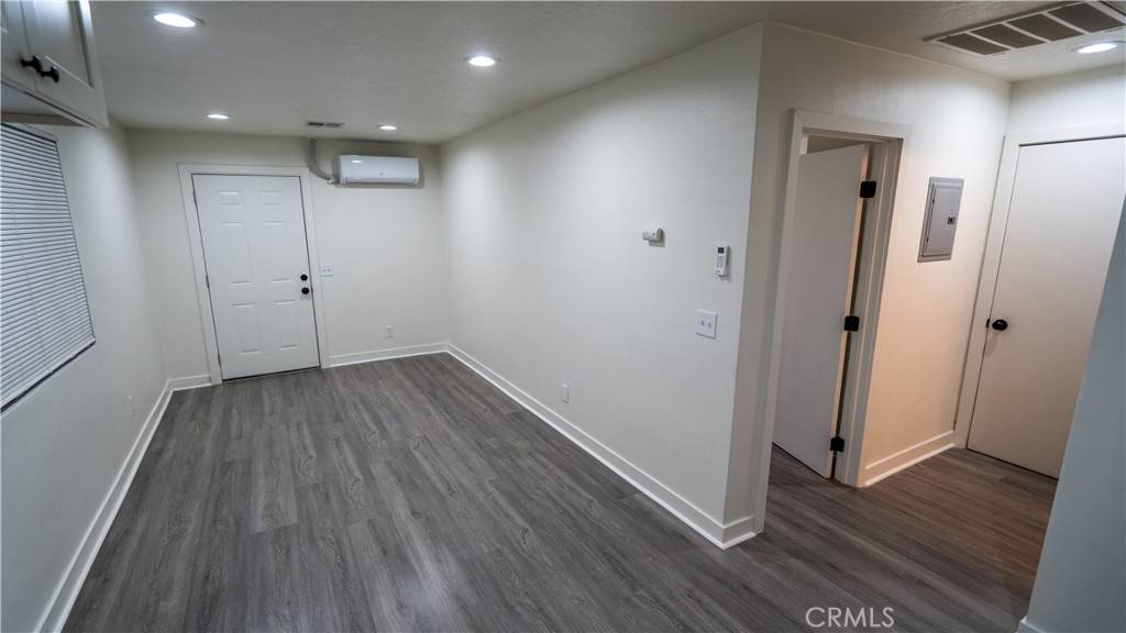 Rialto, CA 92376,355 N Orange AVE
