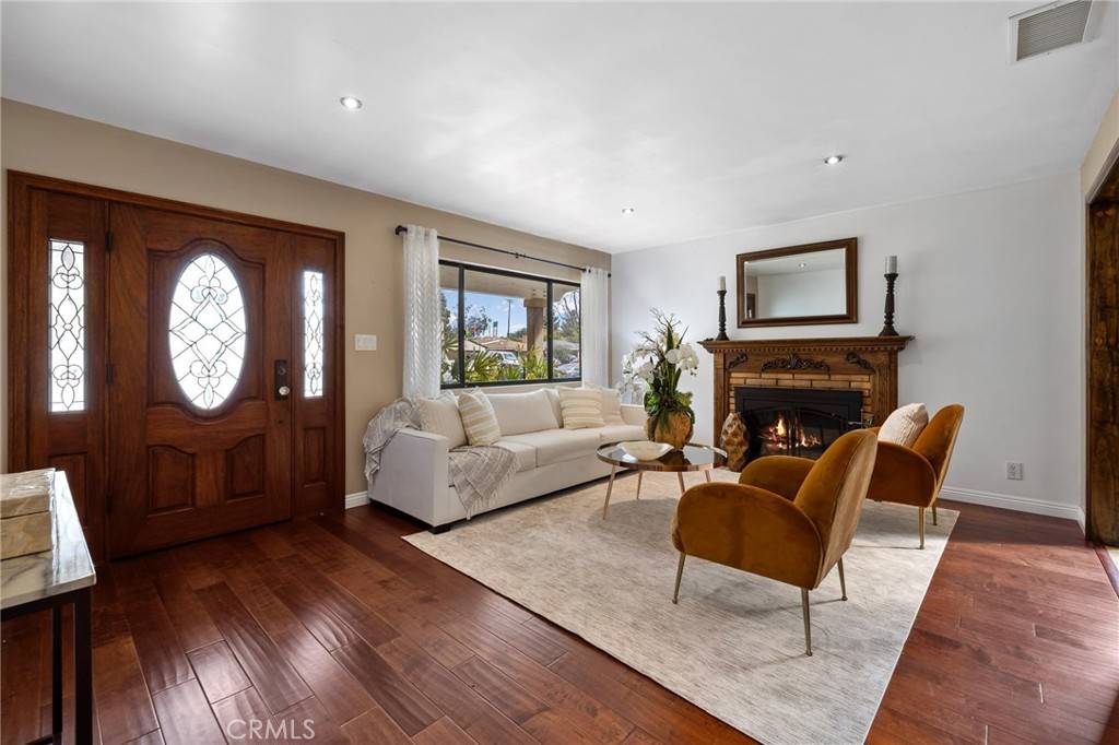 Duarte, CA 91010,1413 Random LN