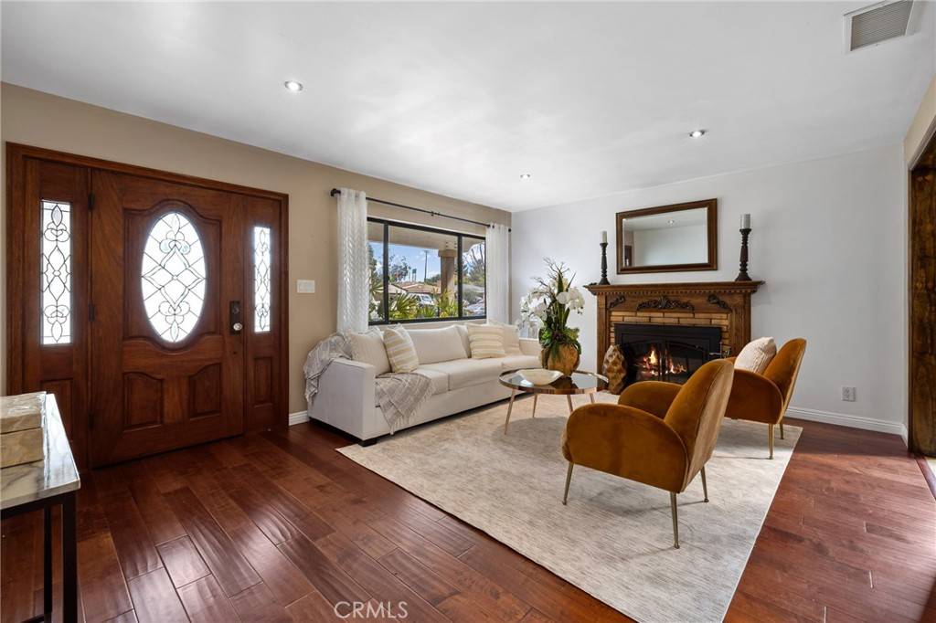 Duarte, CA 91010,1413 Random LN