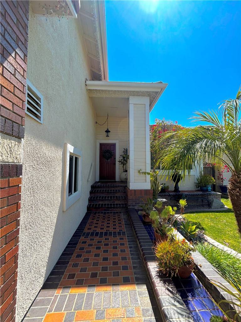 Corona, CA 92878,891 Hedges DR