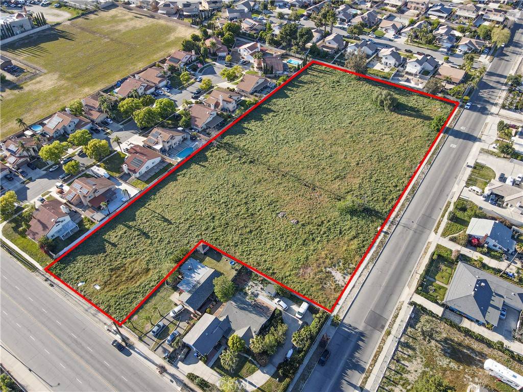 Fontana, CA 92336,7612 Mango AVE