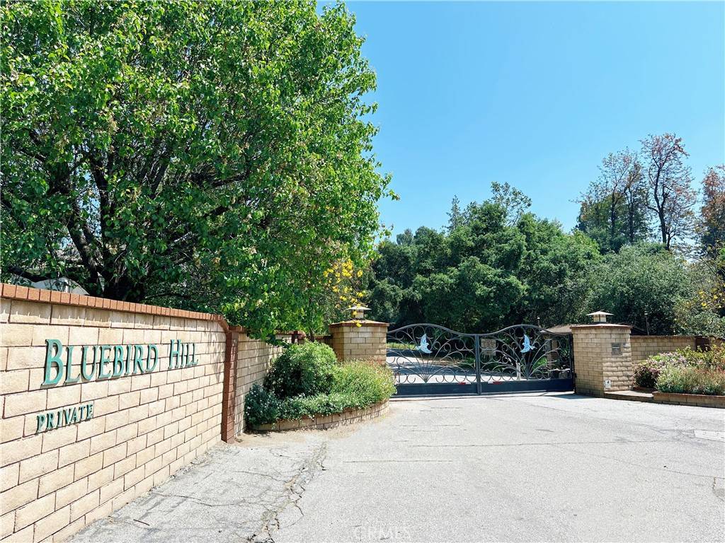 Glendora, CA 91741,1826 Bluebird RD