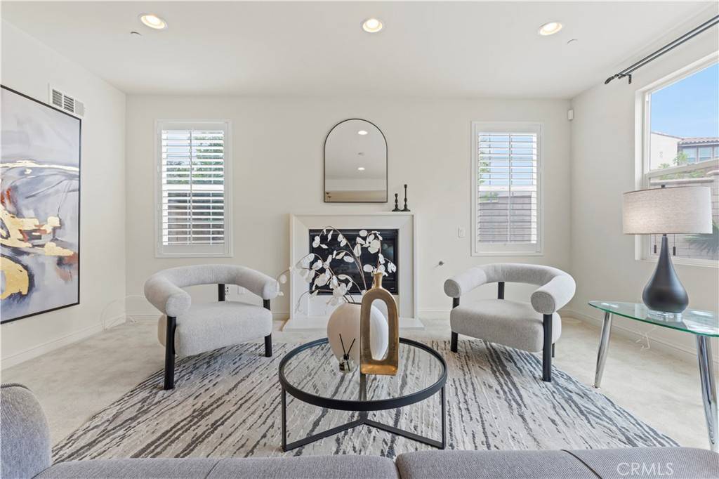 Azusa, CA 91702,621 E Mandevilla