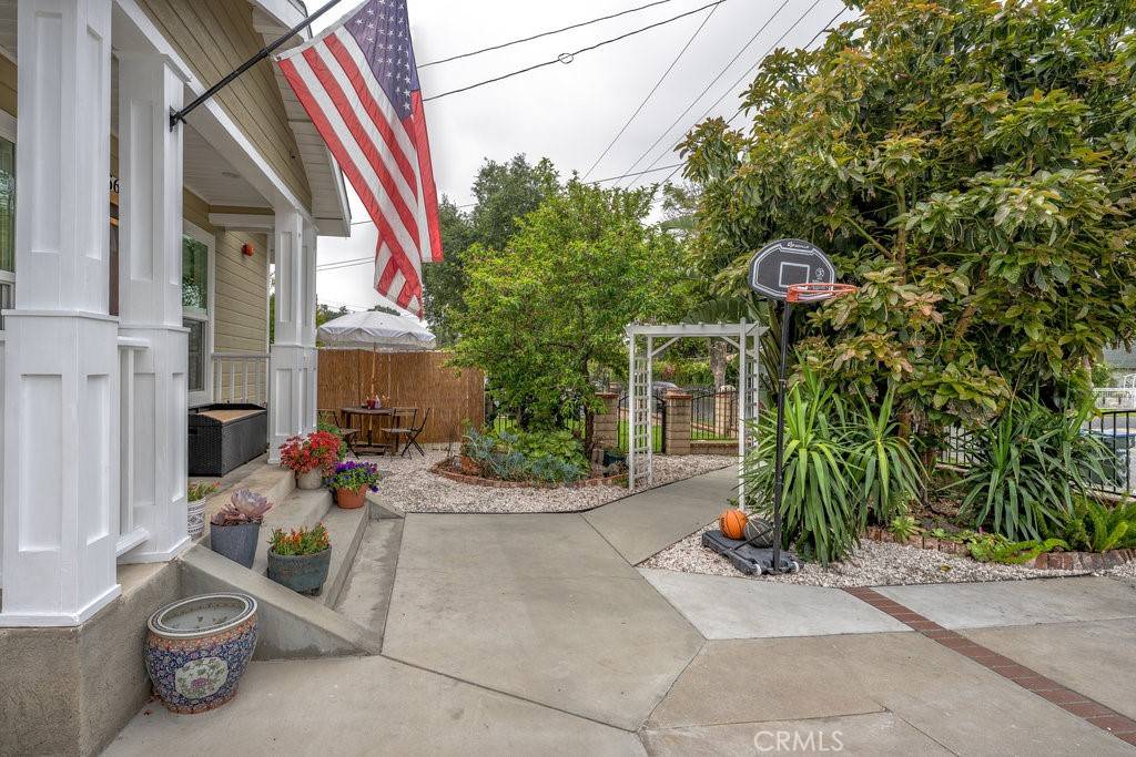 Pasadena, CA 91103,1656 Glen AVE