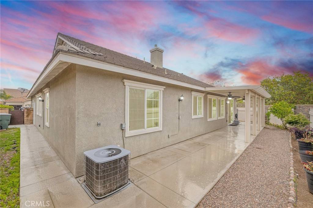 Corona, CA 92879,562 Silverhawk DR