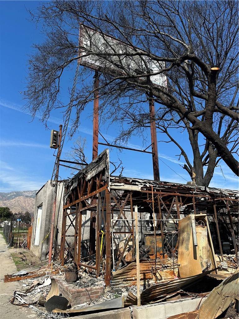 Altadena, CA 91001,2696 Fair Oaks AVE