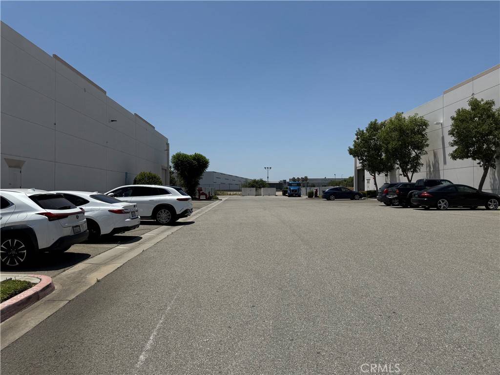 Jurupa Valley, CA 91752,3351 Grapevine ST #B