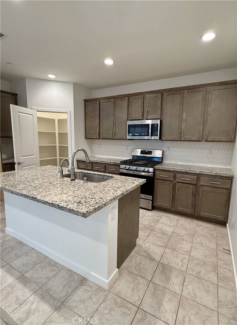 Ontario, CA 91761,3881 E E Cranbrook Paseo