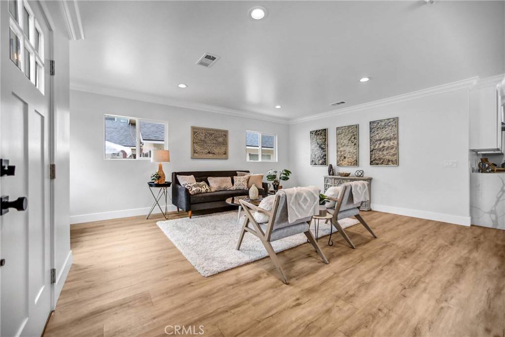 Los Angeles, CA 90042,723 Chestnut AVE
