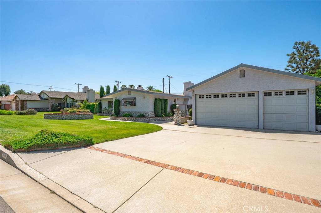 Glendora, CA 91741,1038 E Meda AVE