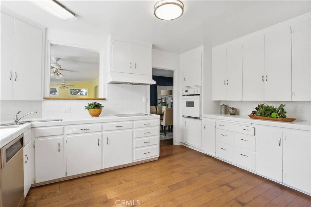 San Marino, CA 91108,1900 Kerns AVE