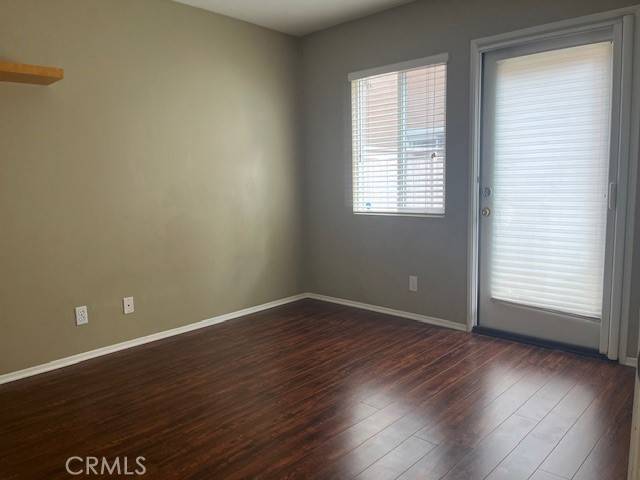 Irvine, CA 92618,8 Pearleaf