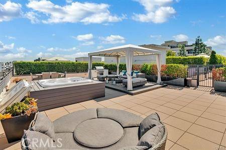 Beverly Hills, CA 90210,432 N OAKHURST #503