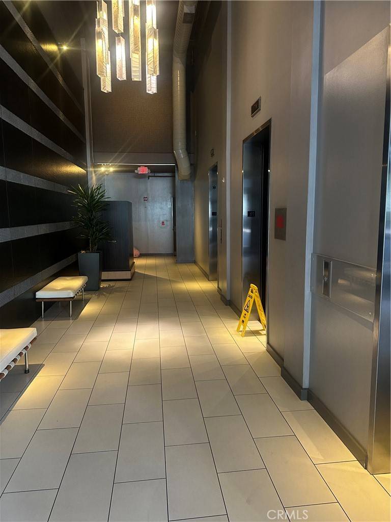 Los Angeles, CA 90015,645 W 9th ST #529