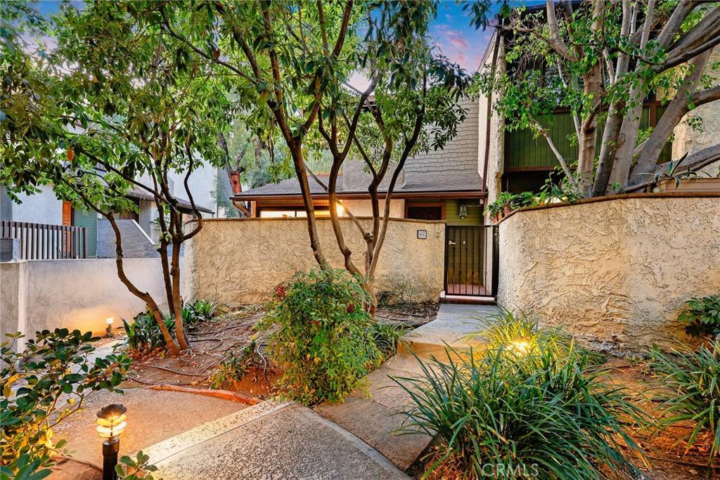 South Pasadena, CA 91030,606 Garfield Avenue