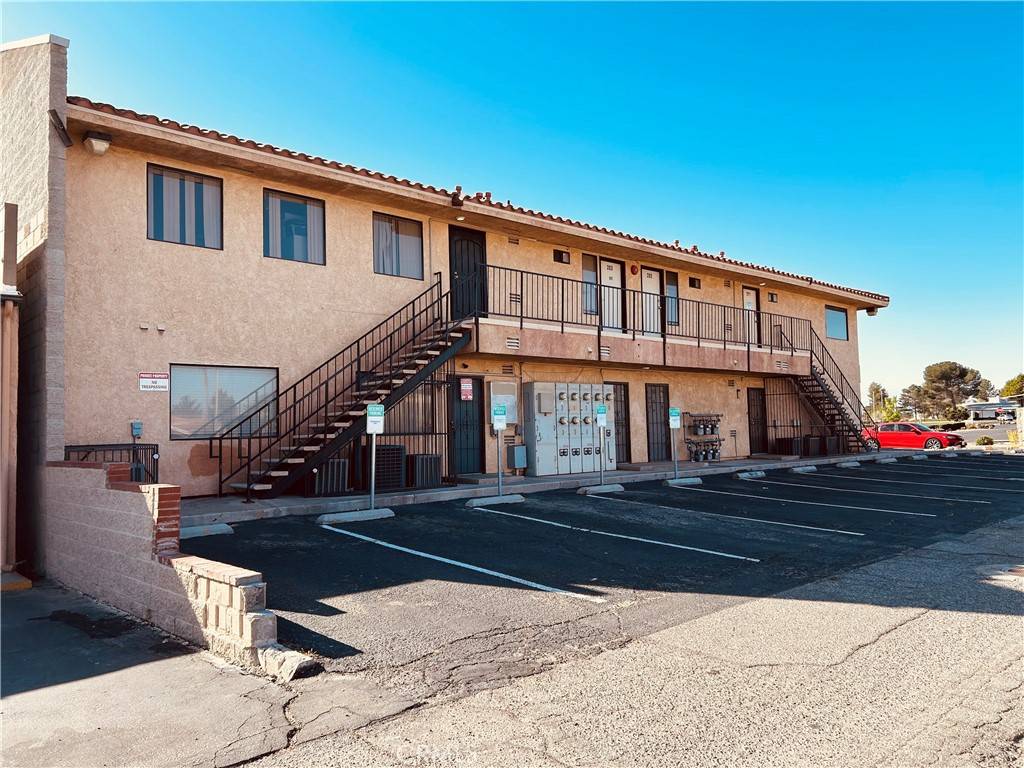 Victorville, CA 92395,14240 St Andrews DR