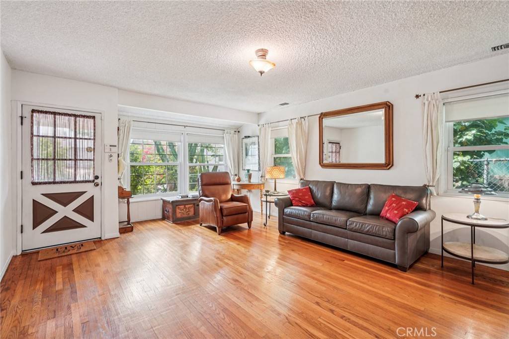Los Angeles, CA 90065,2735 Lytelle PL