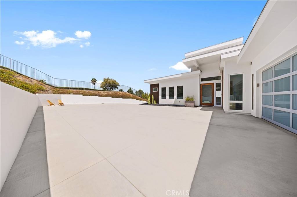 Corona, CA 92882,1270 W Chase DR
