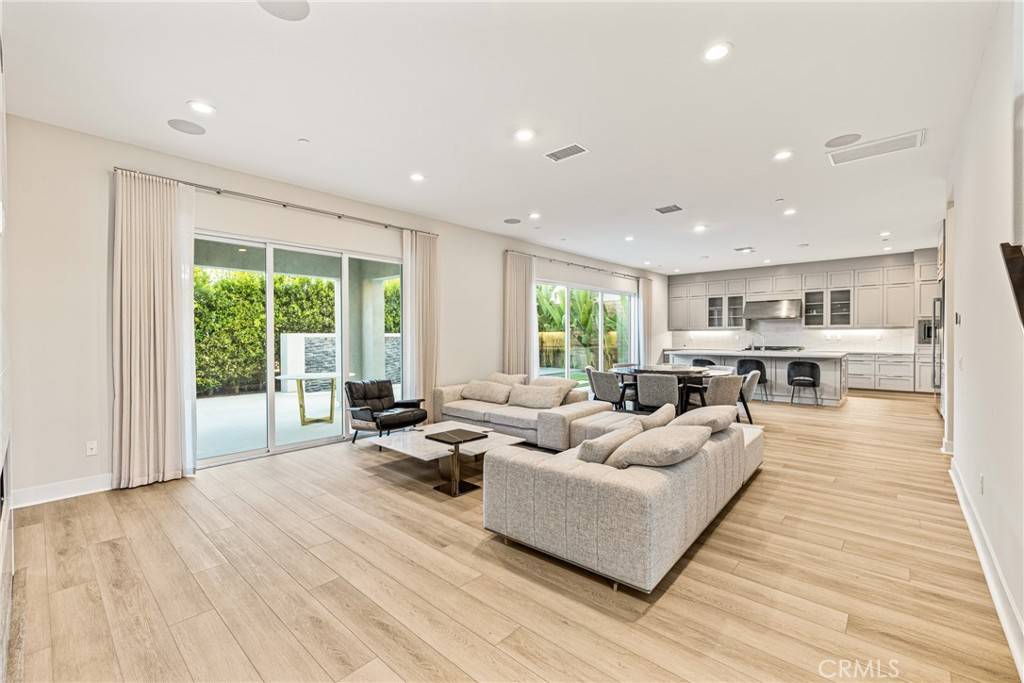 Montebello, CA 90640,185 Orchid Ct