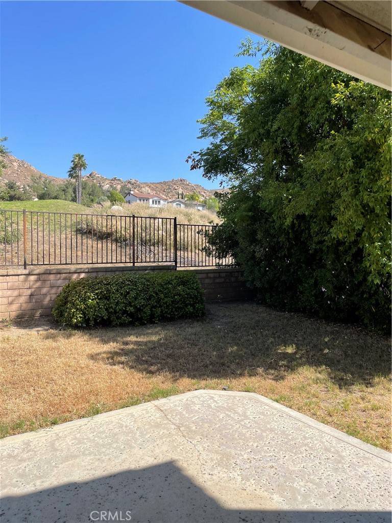 Moreno Valley, CA 92555,28499 Forest Oaks Way