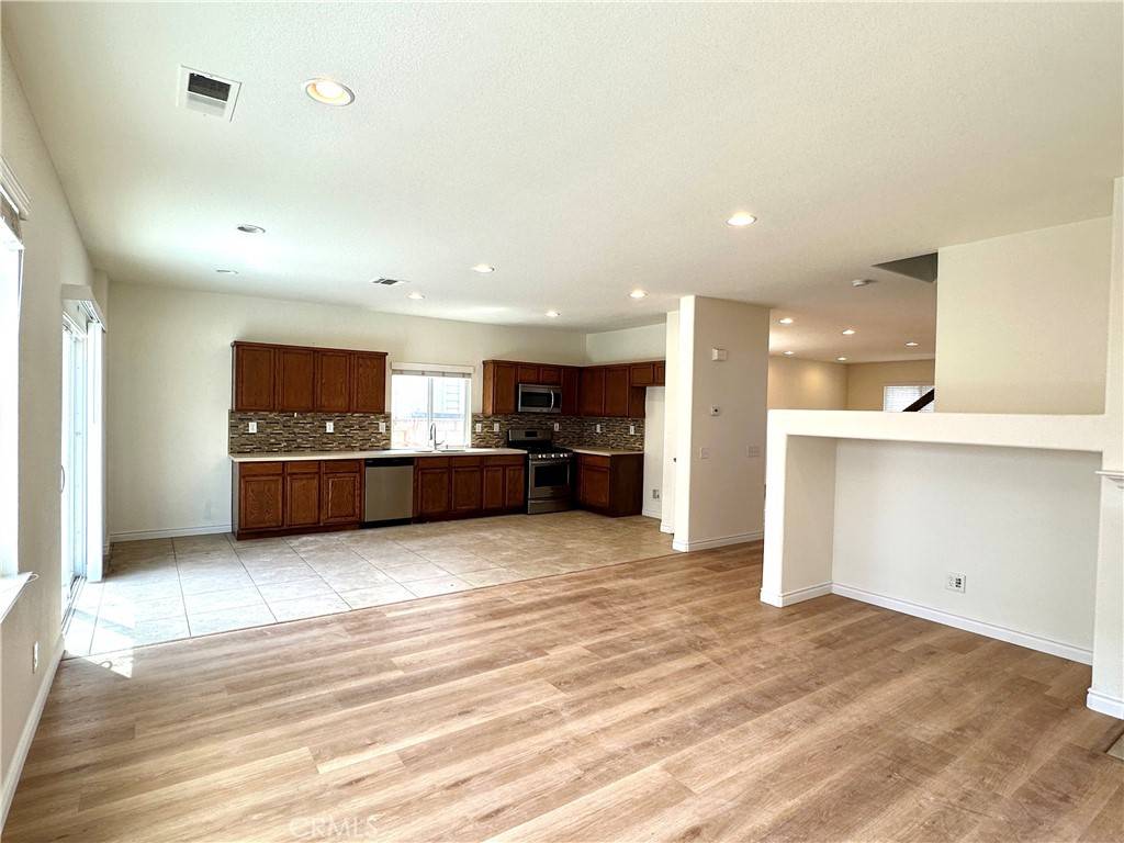Eastvale, CA 92880,6542 Gladiola ST