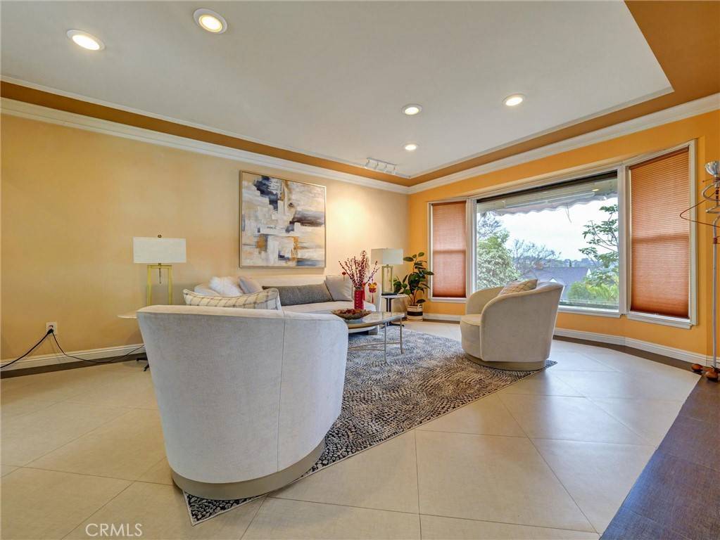Alhambra, CA 91803,2903 Parkview DR