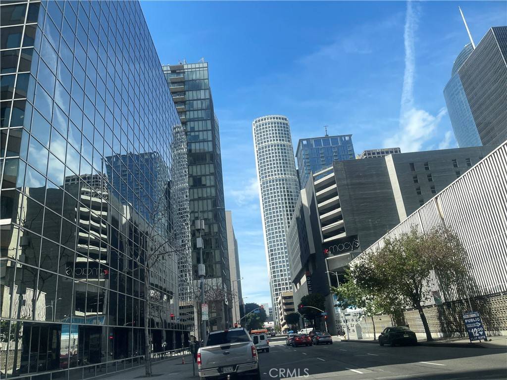 Los Angeles, CA 90017,801 S Grand AVE #1608