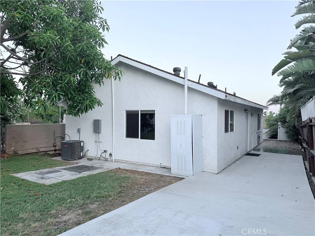 Upland, CA 91784,512 W 21st ST #B