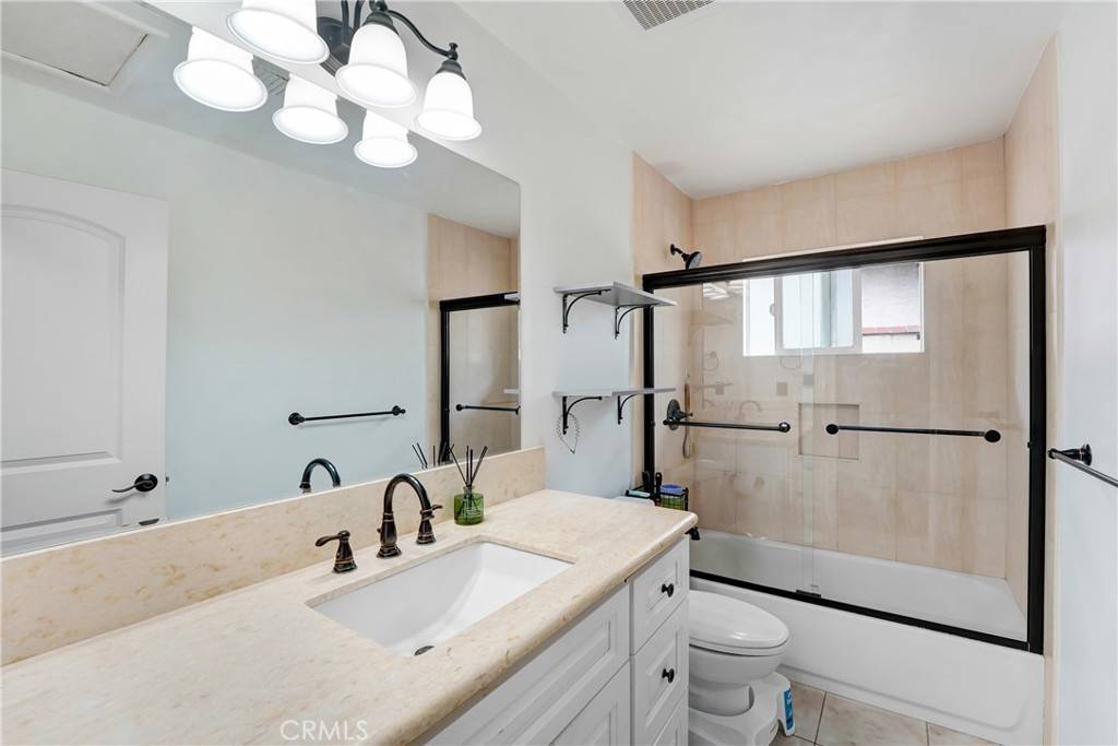 Azusa, CA 91702,137 N Viceroy AVE
