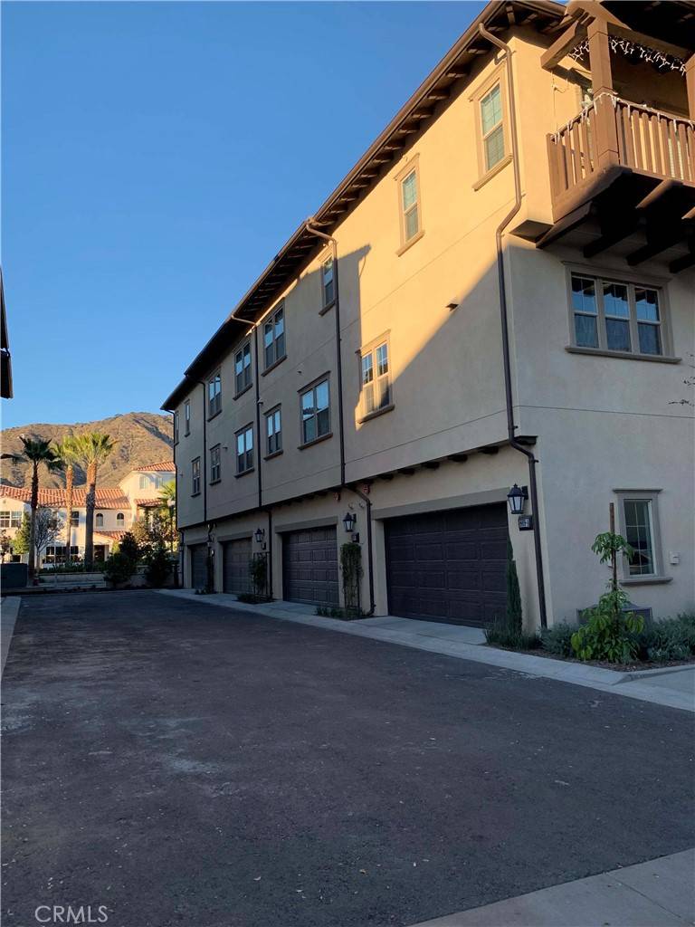 Azusa, CA 91702,861 Orchid WAY #A