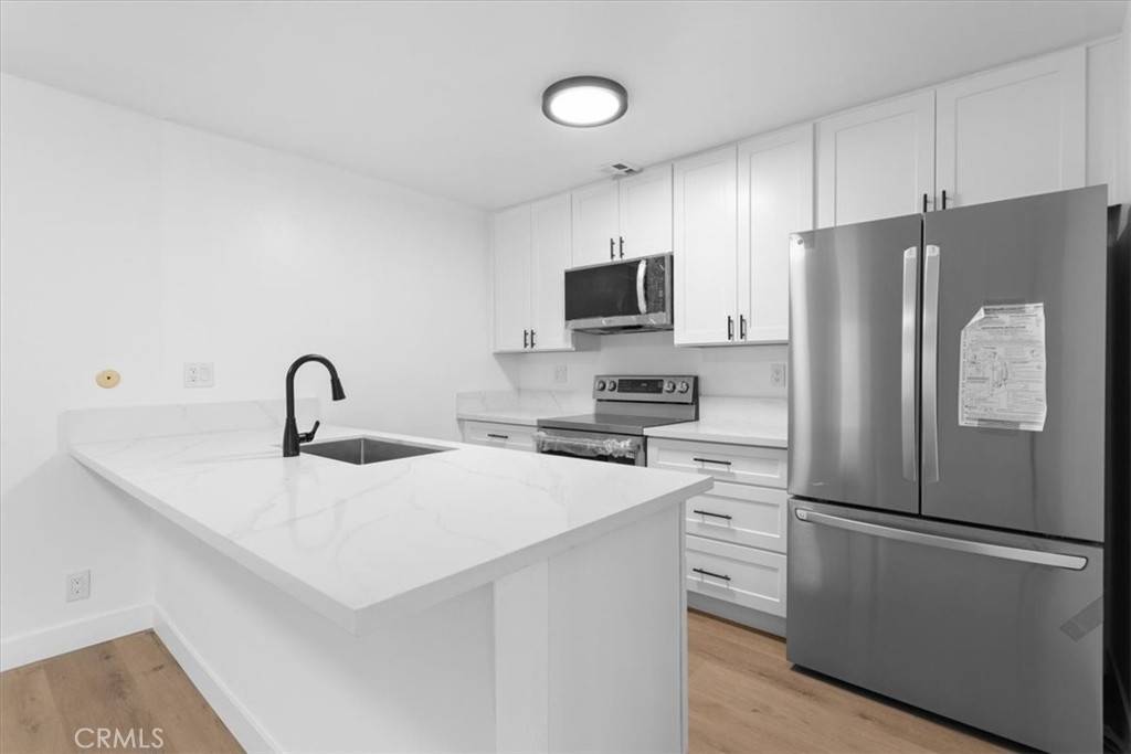 Encino, CA 91316,5403 Newcastle AVE #19