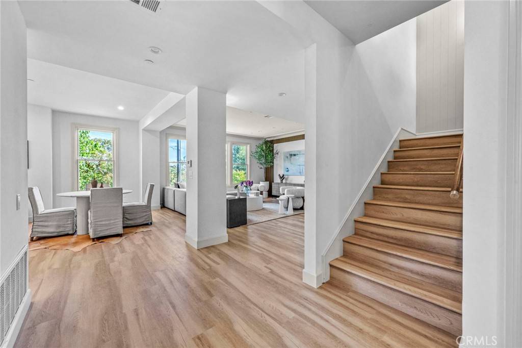 Sierra Madre, CA 91024,608 Baldwin CT