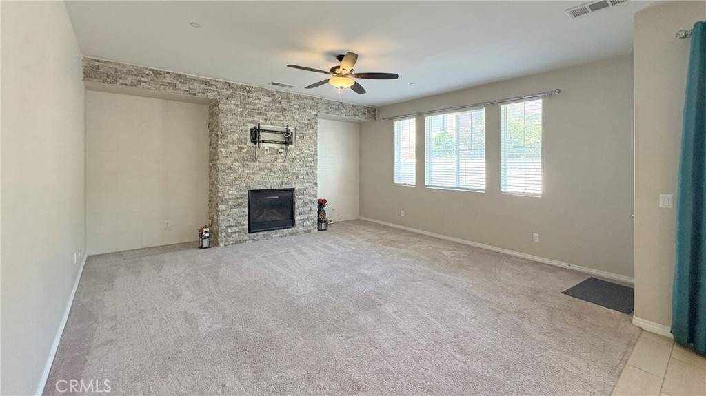 Eastvale, CA 92880,14247 Symphony CT