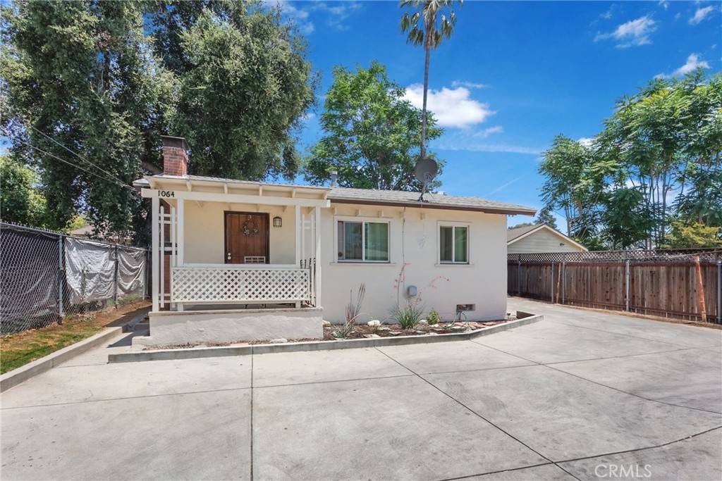 Pasadena, CA 91104,1062 Worcester AVE